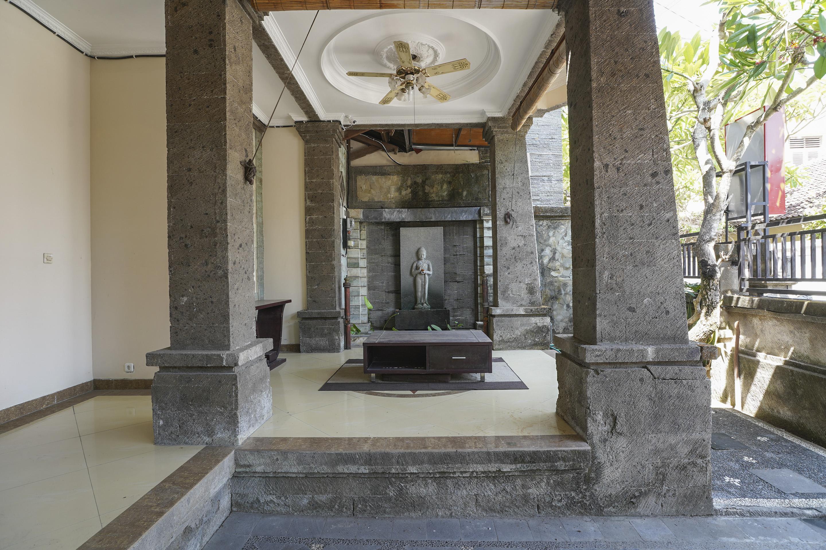 Oyo 2321 Griya Shanti Homestay Ketewel Exterior photo